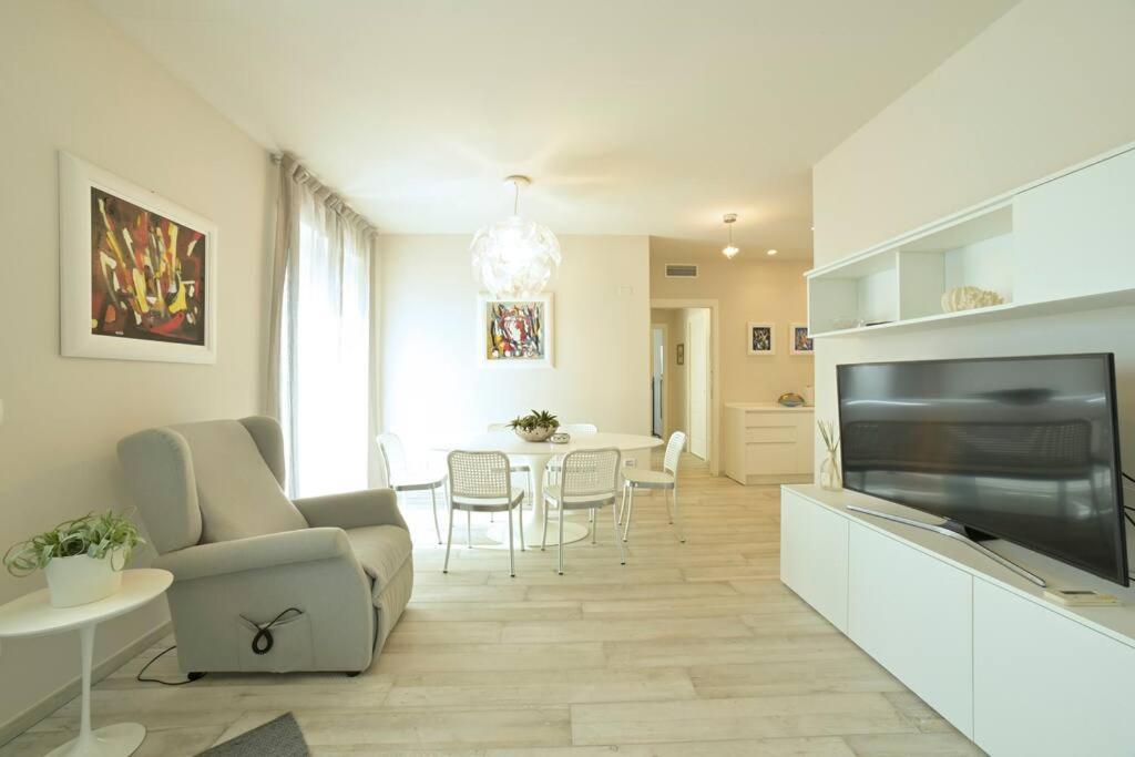 Luxury Apartament Con Garage Vista Mare Alassio Per 6 Persone エクステリア 写真