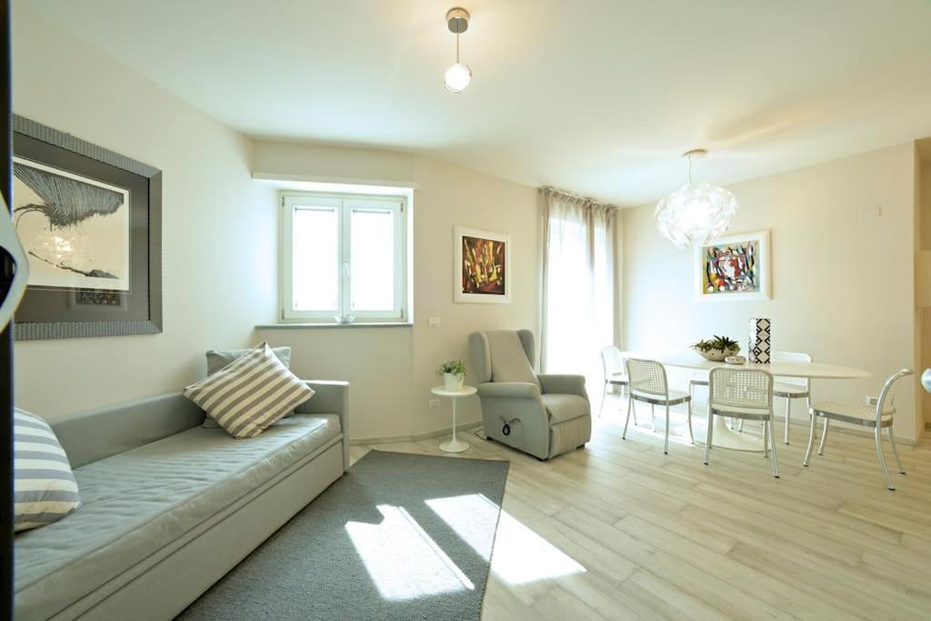 Luxury Apartament Con Garage Vista Mare Alassio Per 6 Persone エクステリア 写真