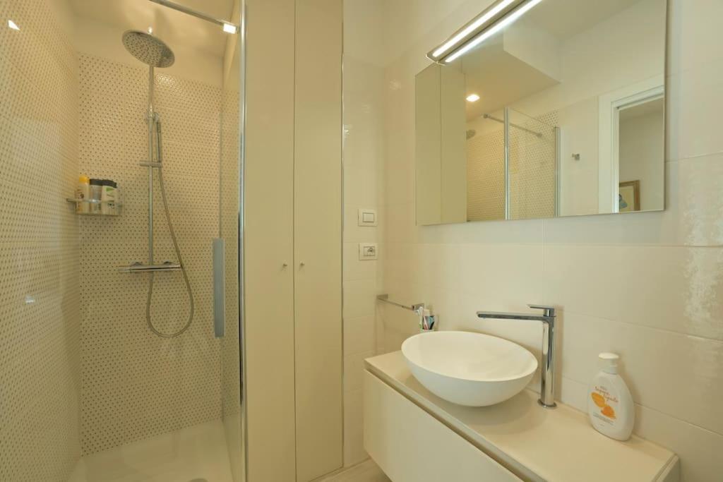 Luxury Apartament Con Garage Vista Mare Alassio Per 6 Persone エクステリア 写真