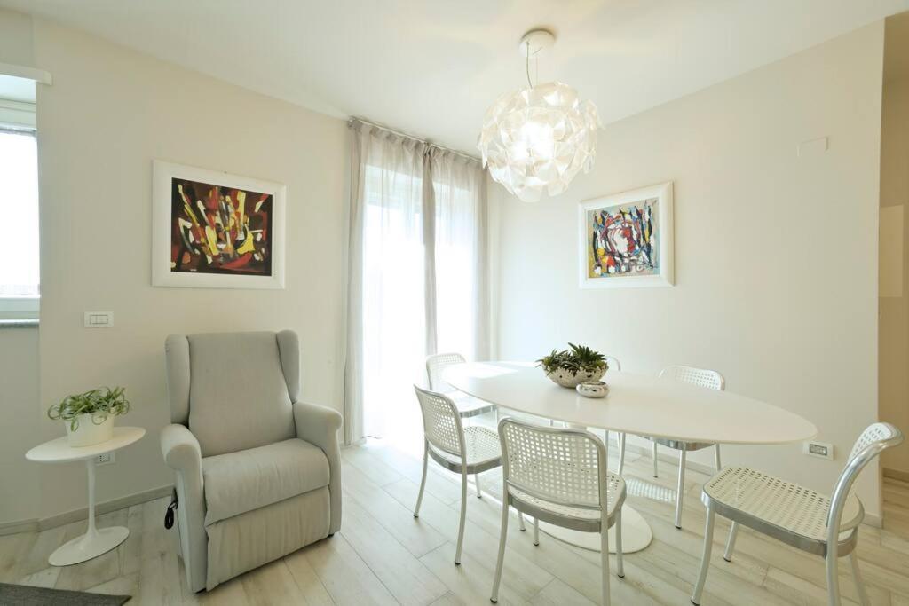 Luxury Apartament Con Garage Vista Mare Alassio Per 6 Persone エクステリア 写真