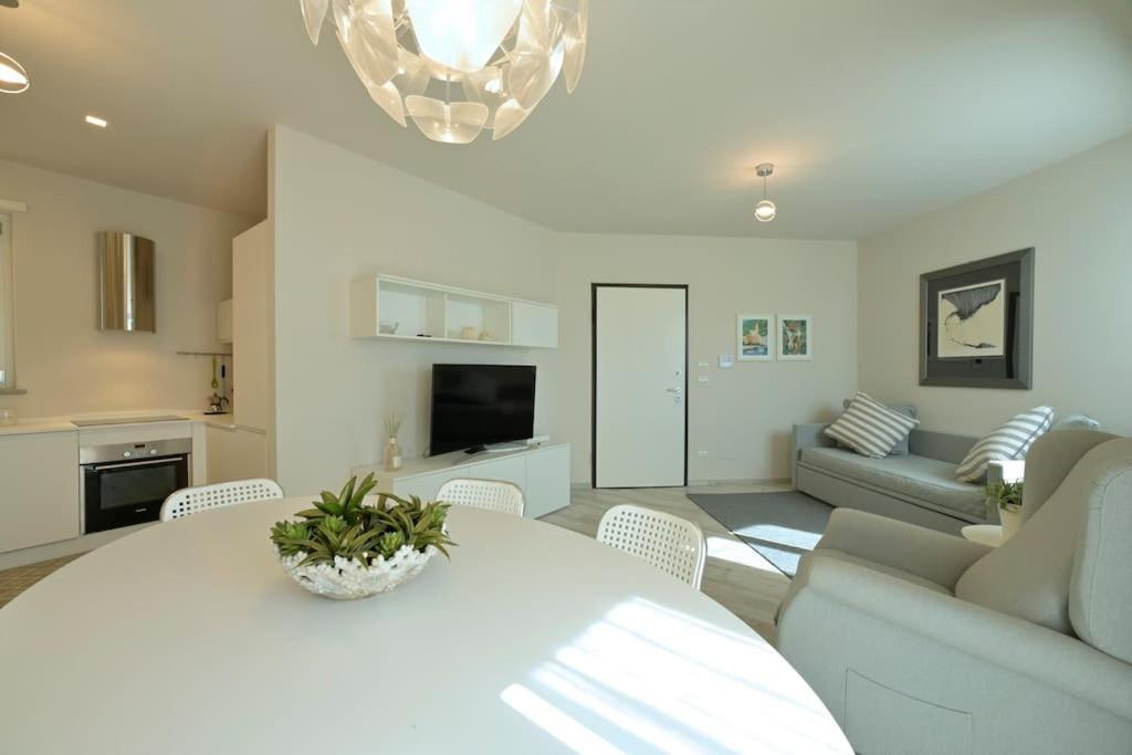 Luxury Apartament Con Garage Vista Mare Alassio Per 6 Persone エクステリア 写真