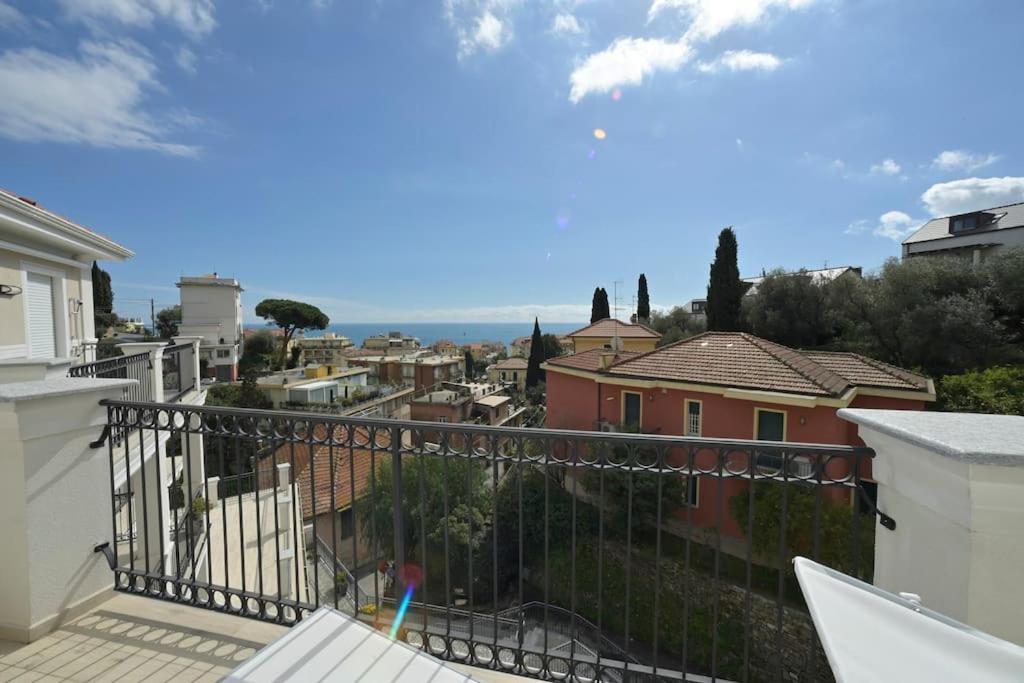 Luxury Apartament Con Garage Vista Mare Alassio Per 6 Persone エクステリア 写真