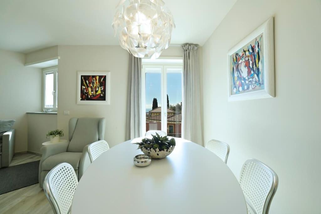 Luxury Apartament Con Garage Vista Mare Alassio Per 6 Persone エクステリア 写真